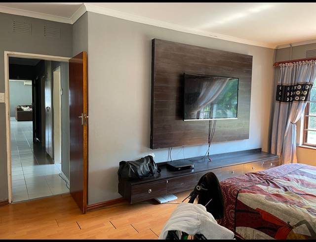 4 BEDROOM HOUSE FOR SALE IN WESTVILLE